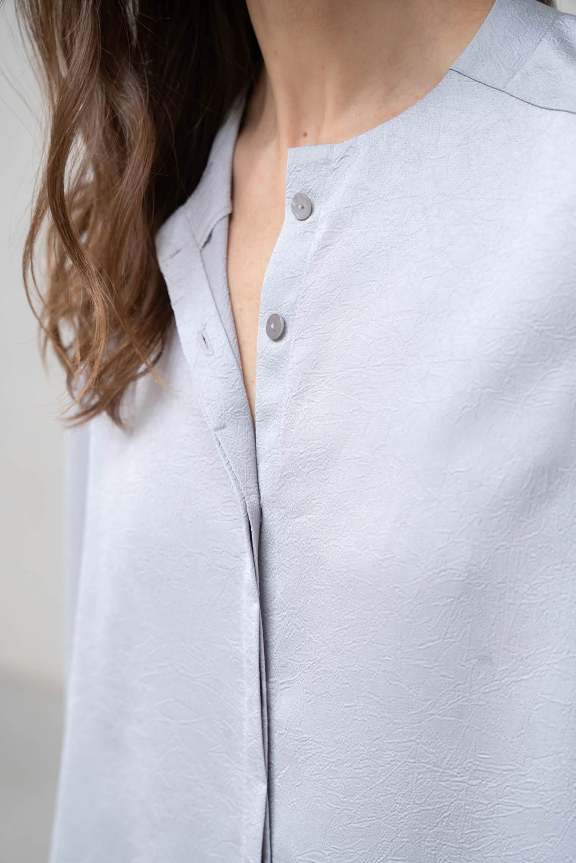 Blusa Fermo gris perla - Image 7