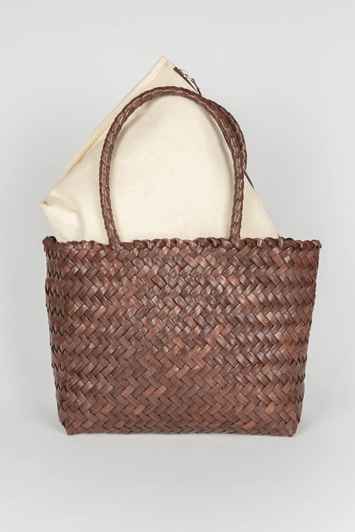 Bolso Sune trenzado de piel marrón - Image 2
