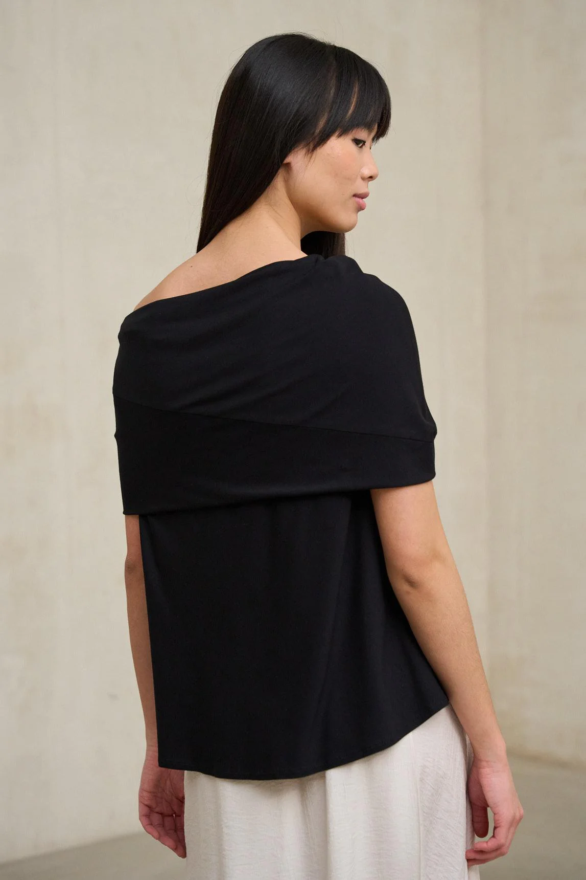 Camiseta Oryen negro - Image 4
