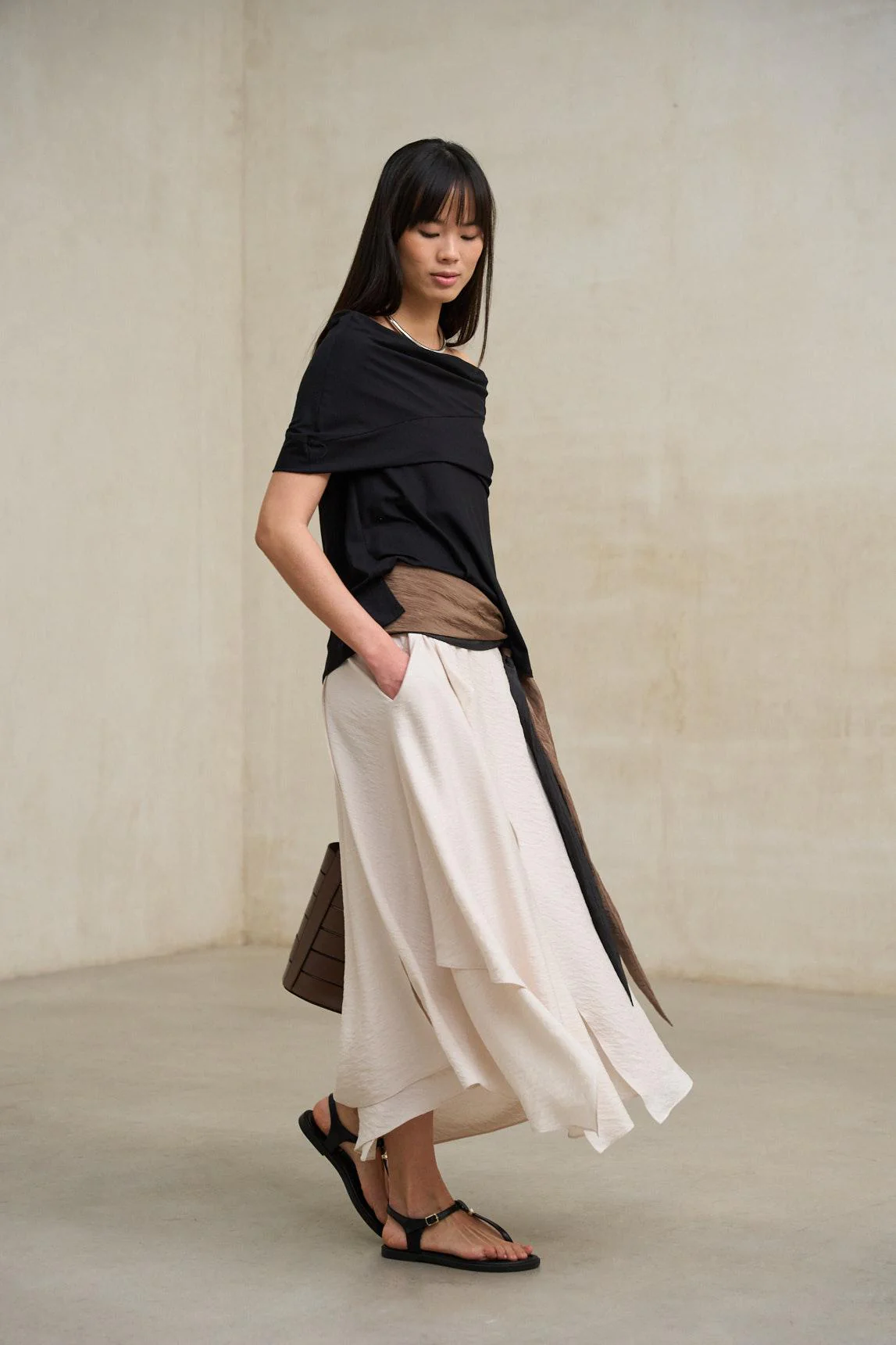 Camiseta Oryen negro - Image 6