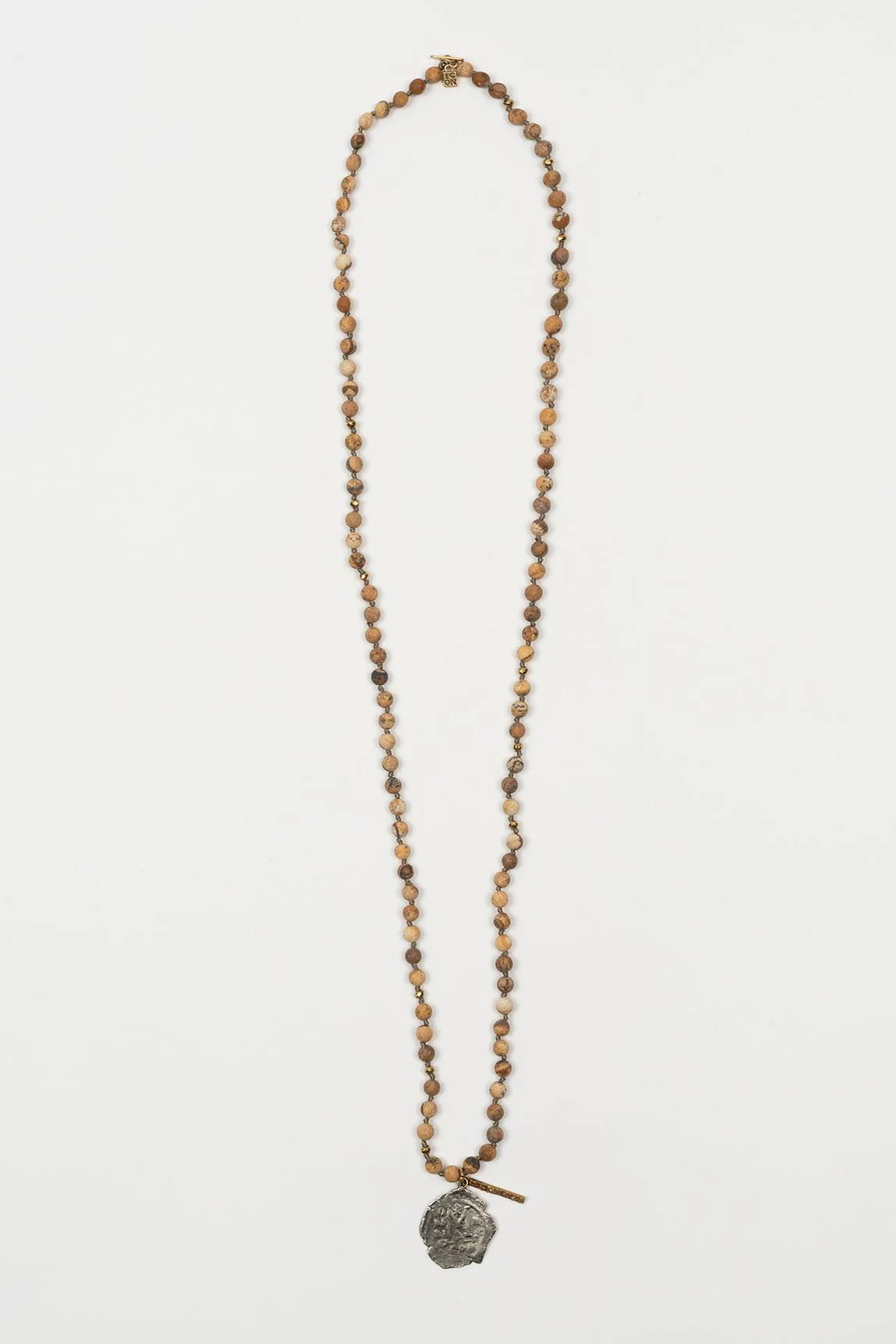 Collar Arvyn arena