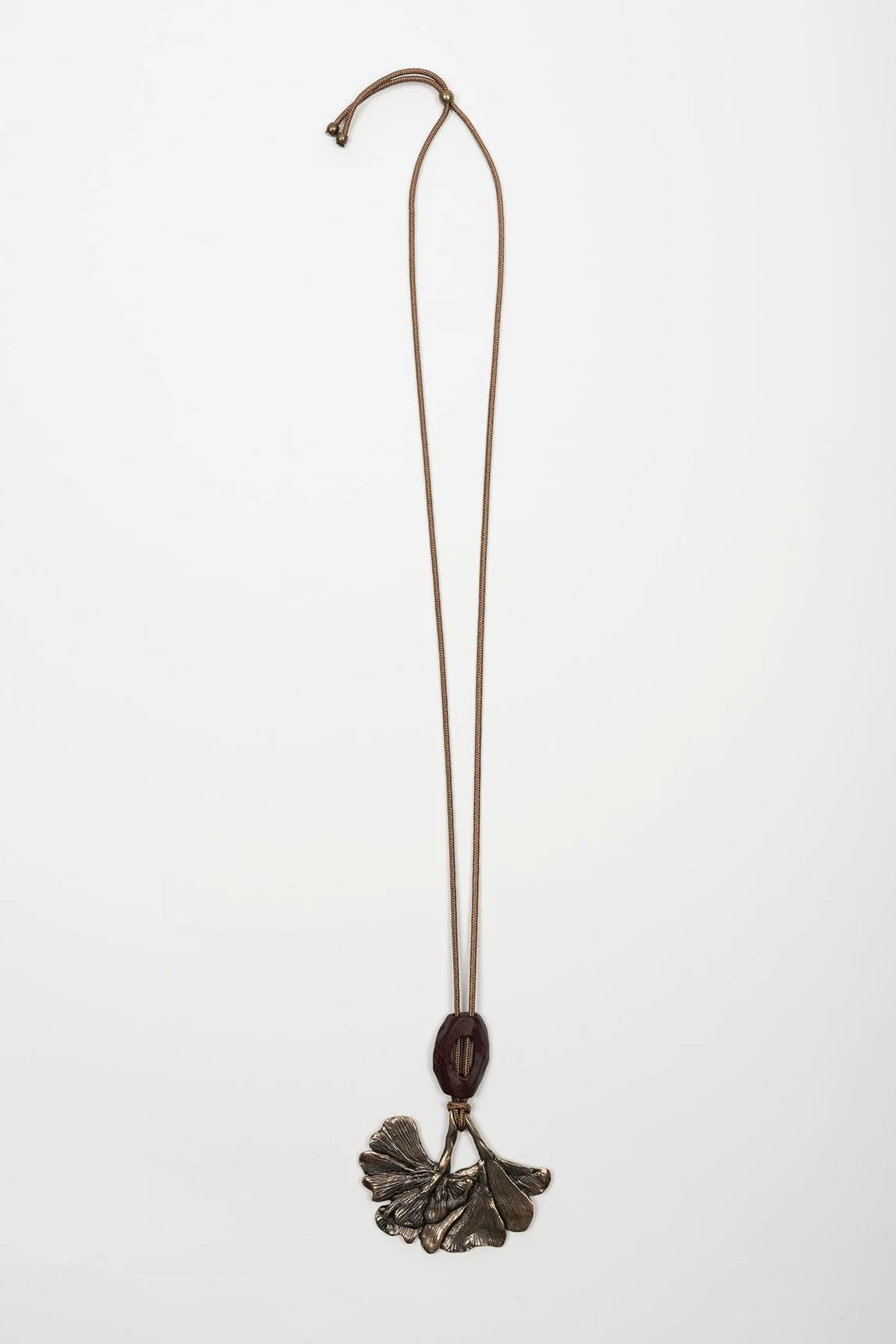 Collar Gineva Latón