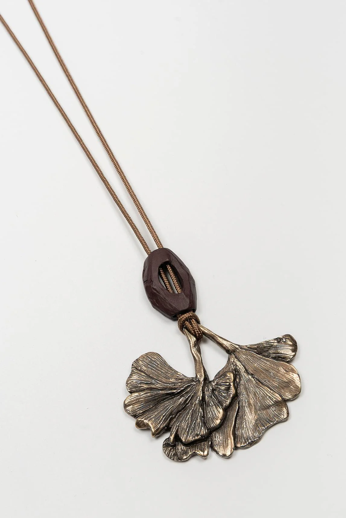 Collar Gineva Latón - Image 2