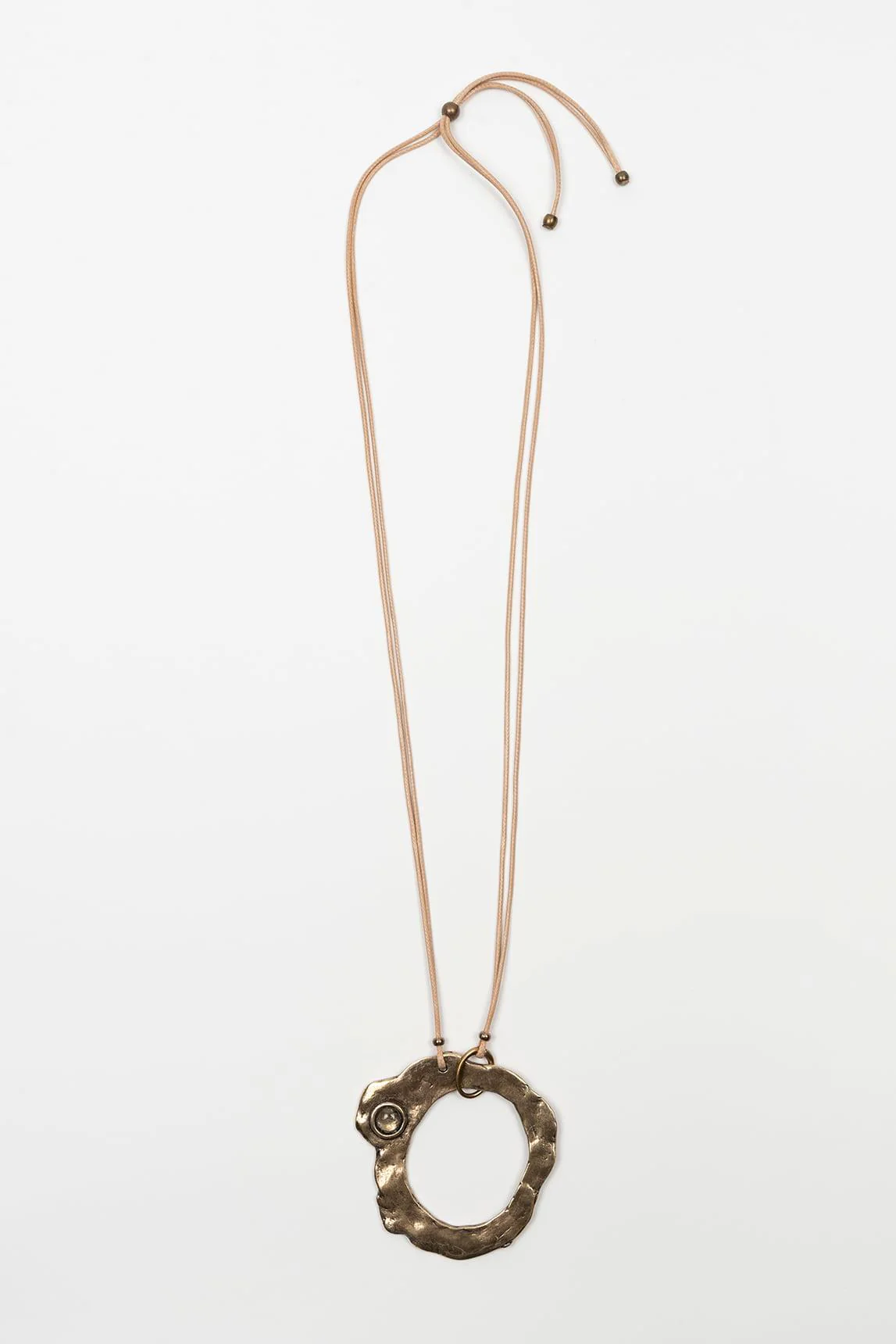 Collar Orvella Latón