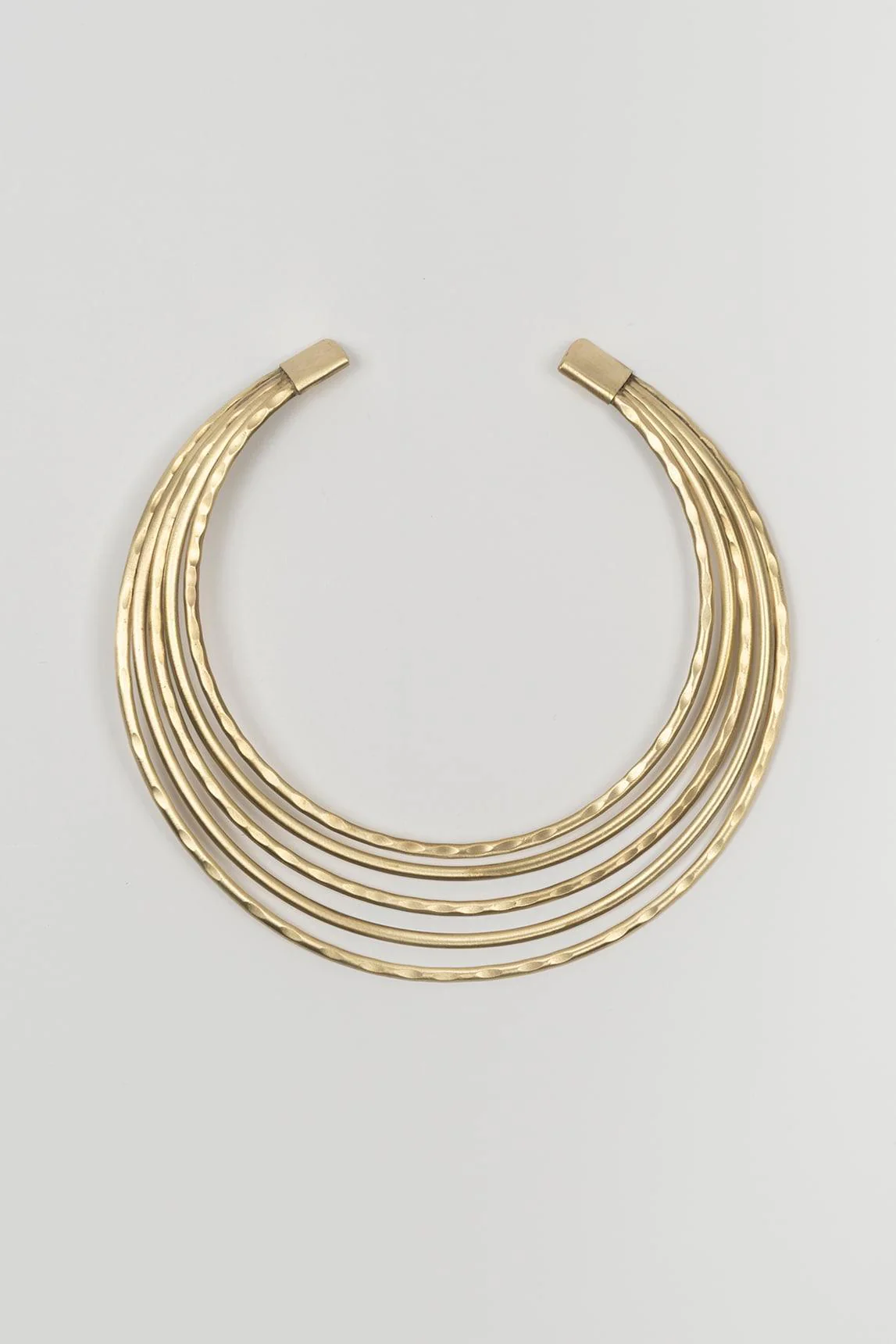 Collar Seravia latón