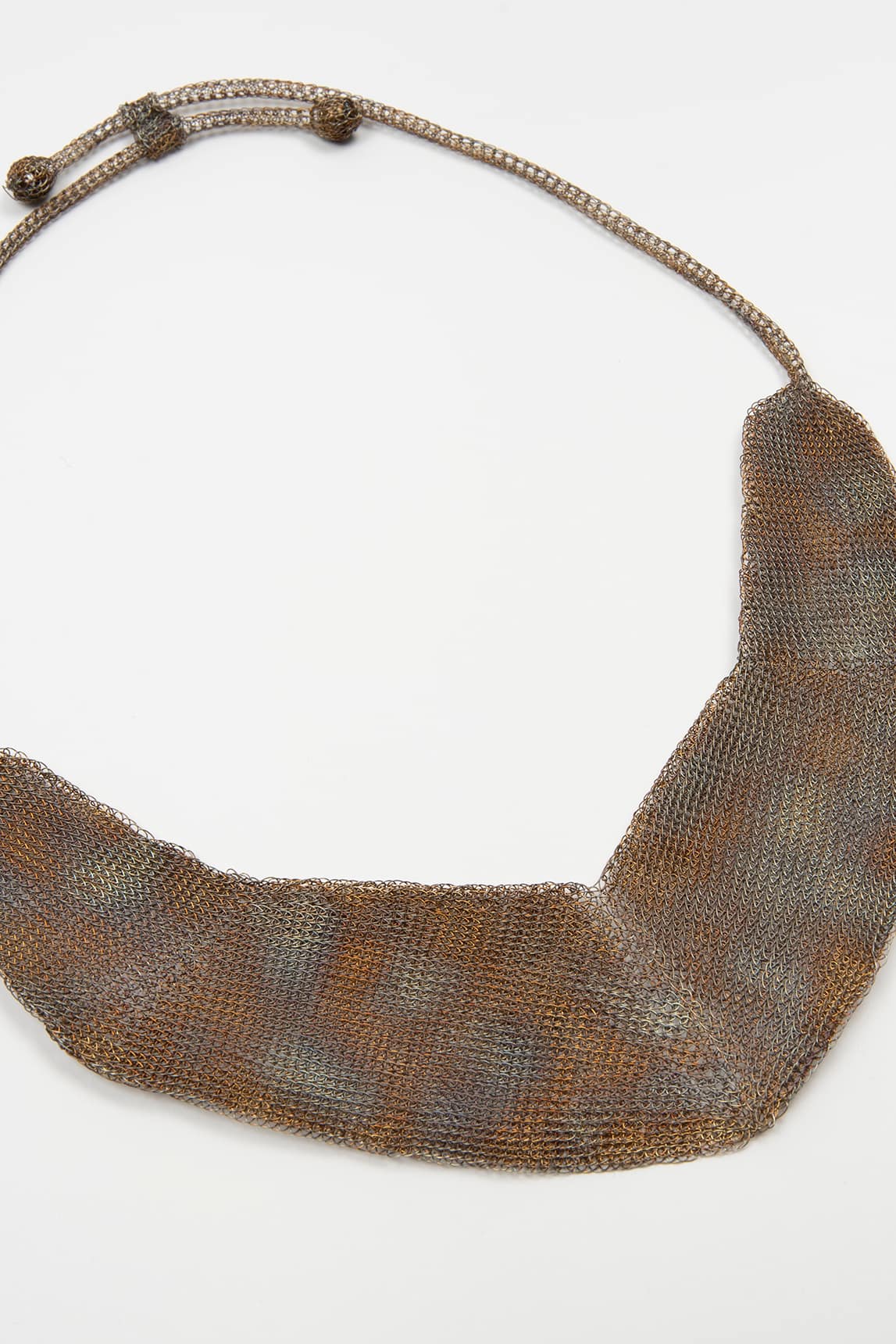 Collar Vega malla bronce - Image 2