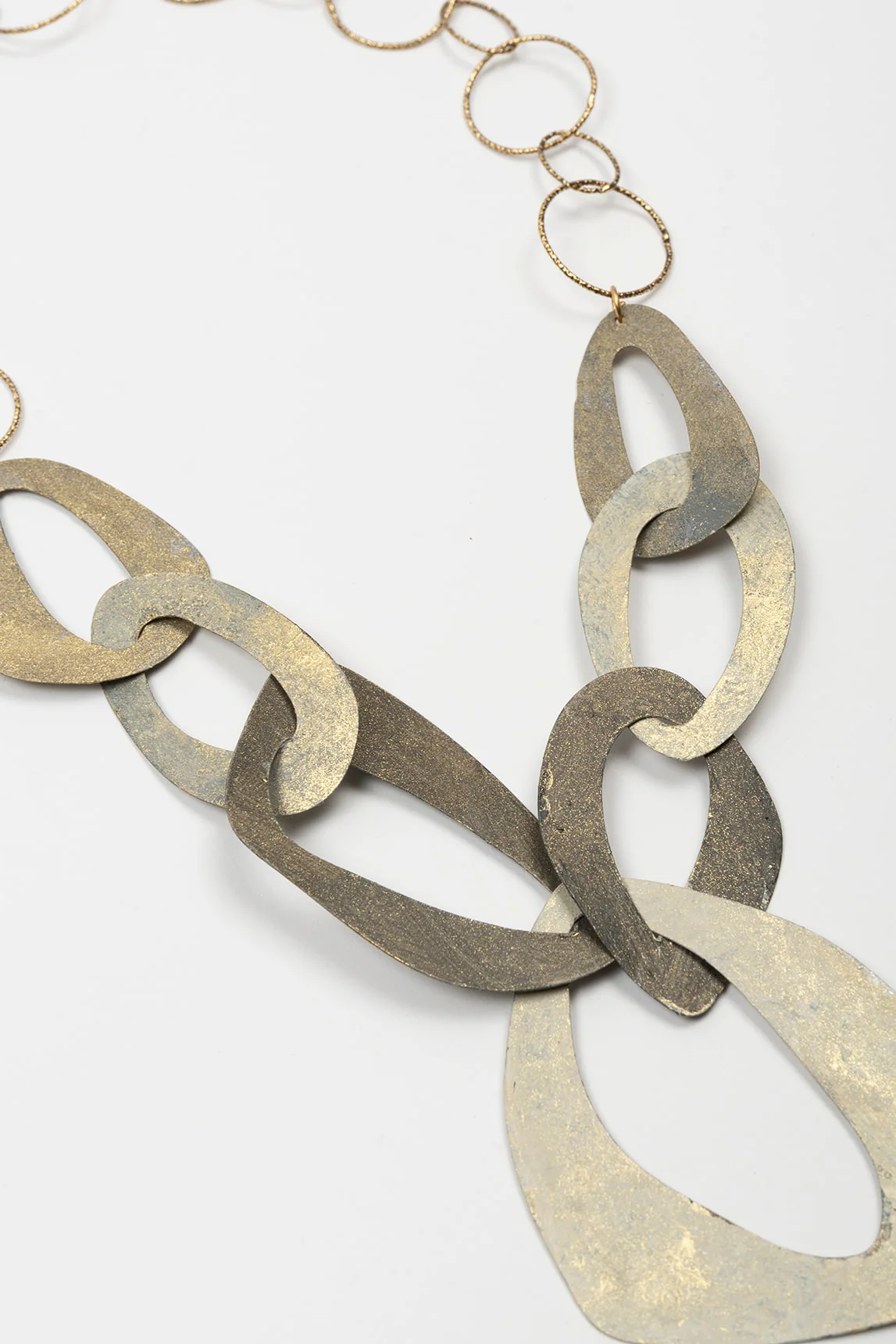 Collar Veila dorado FL Private Collection - Image 2