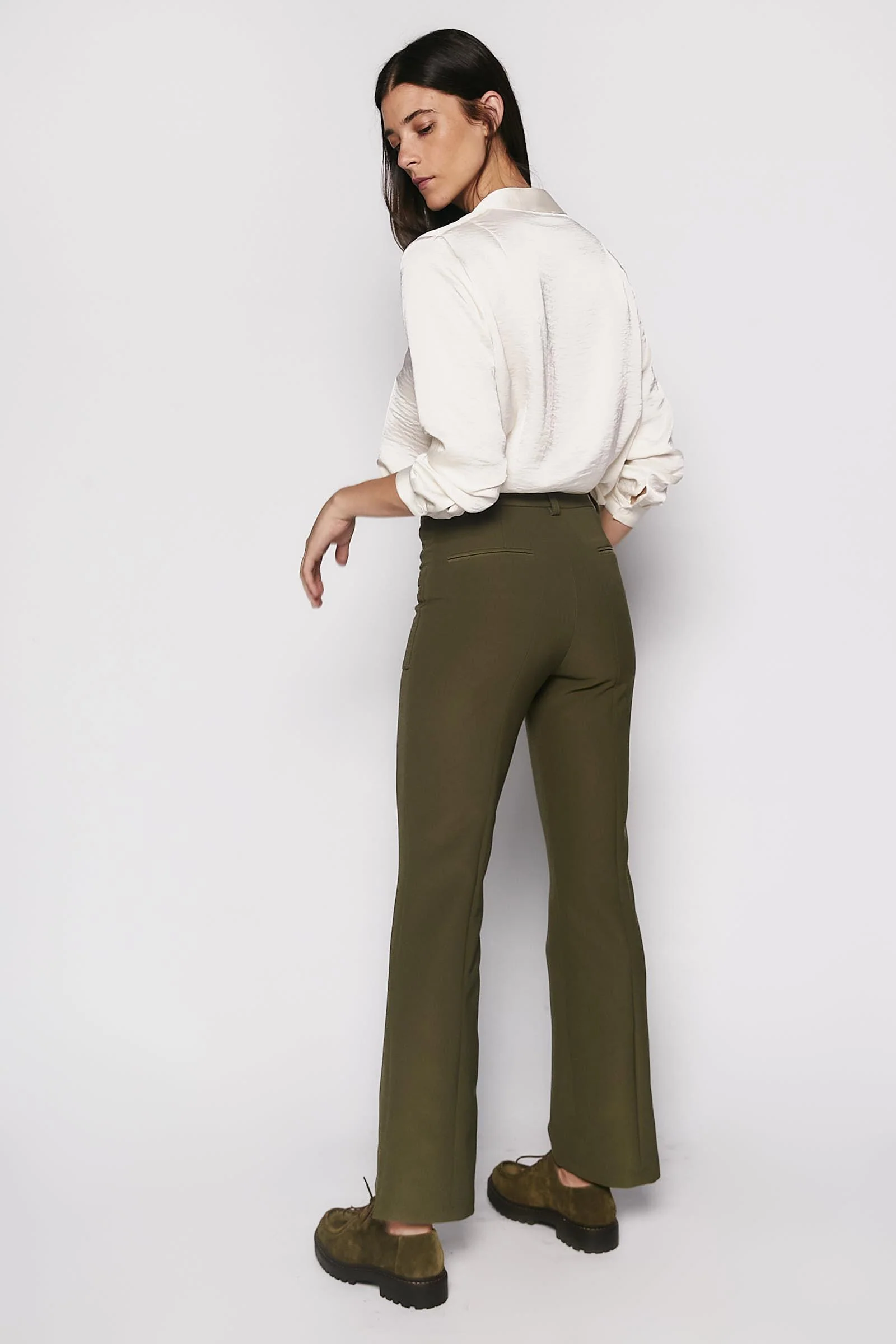 Pantalón Aure caqui - Image 3
