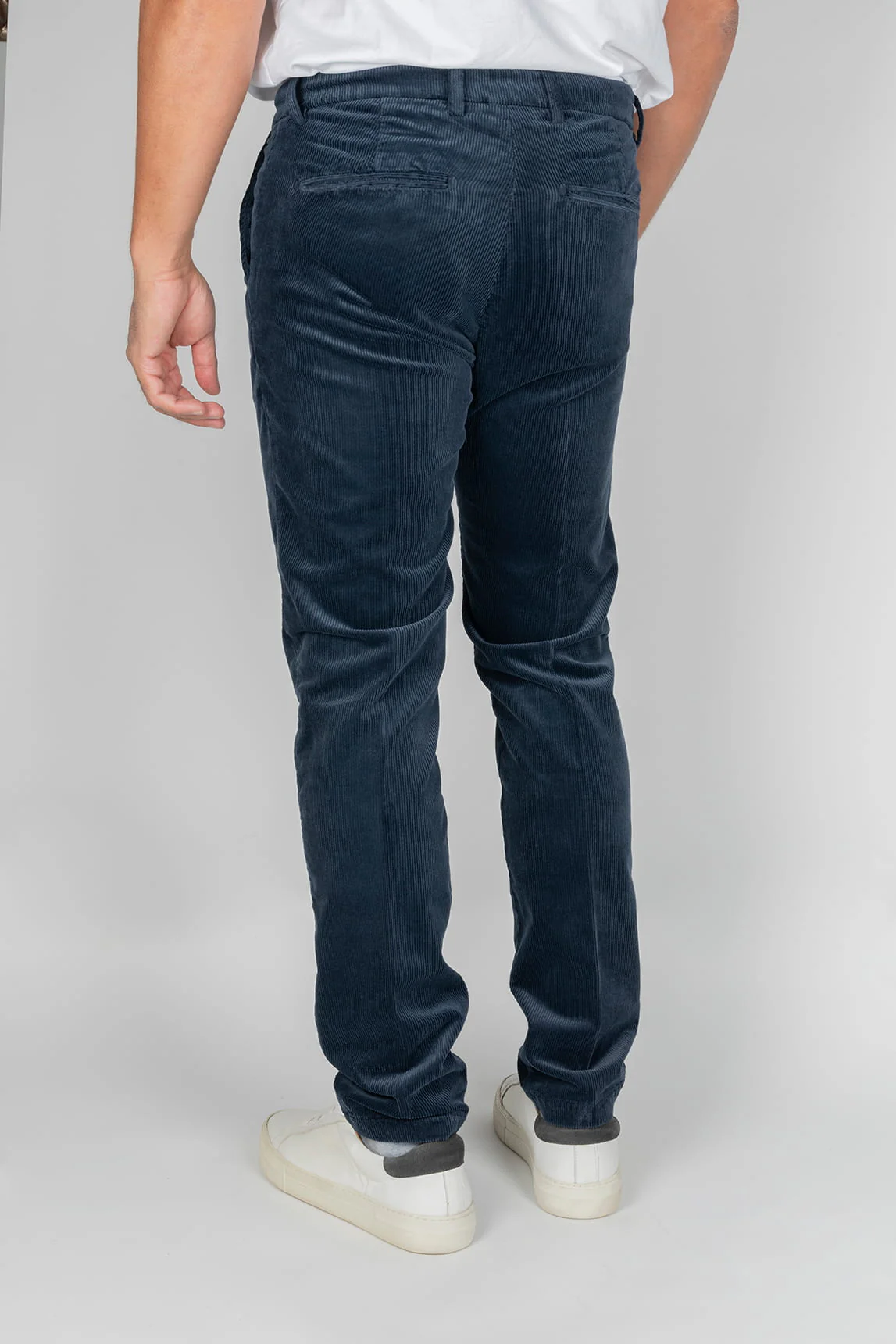 Pantalón Paul Miranda azul marino de pana - Image 2