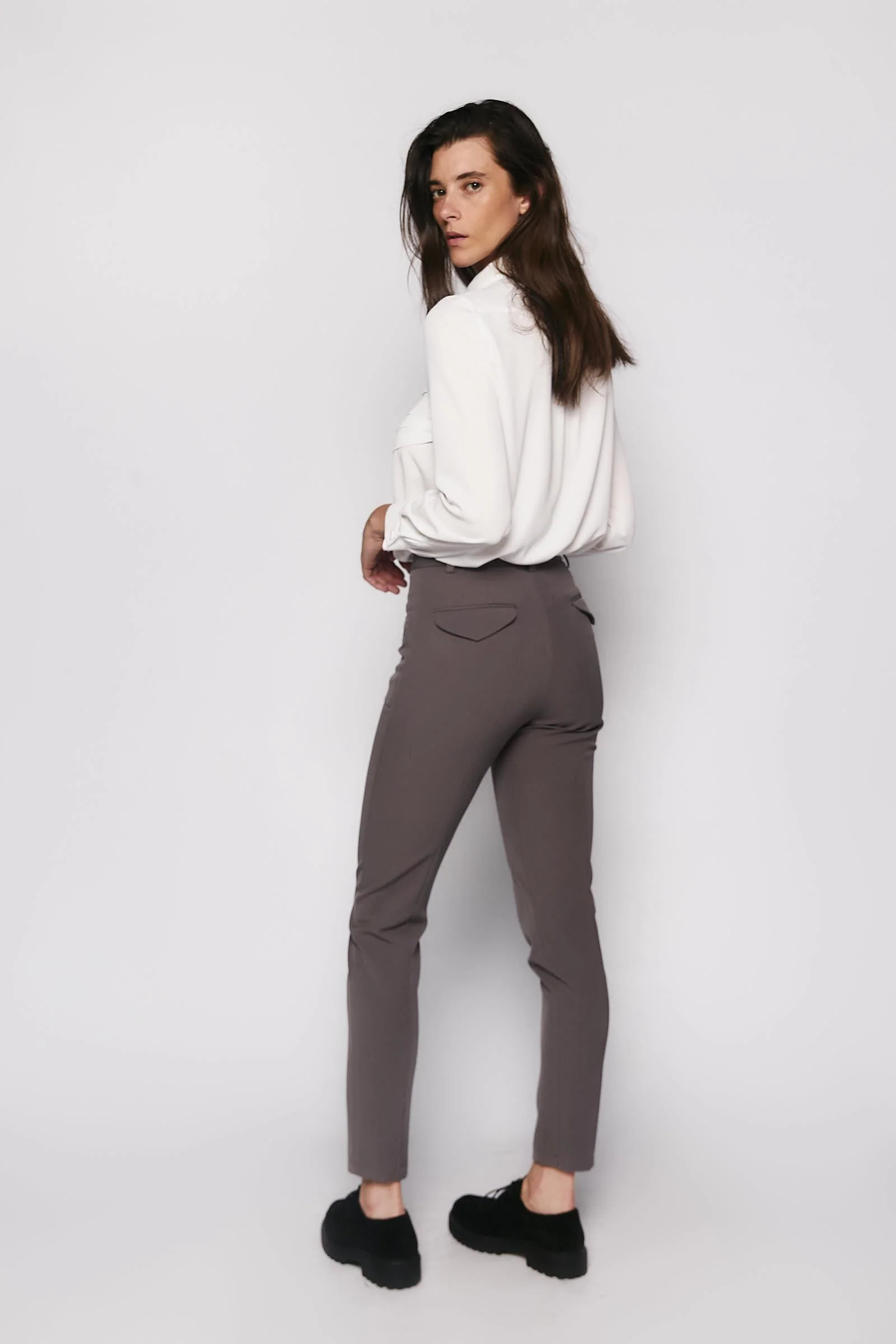 Pantalón Indi topo oscuro - Image 3