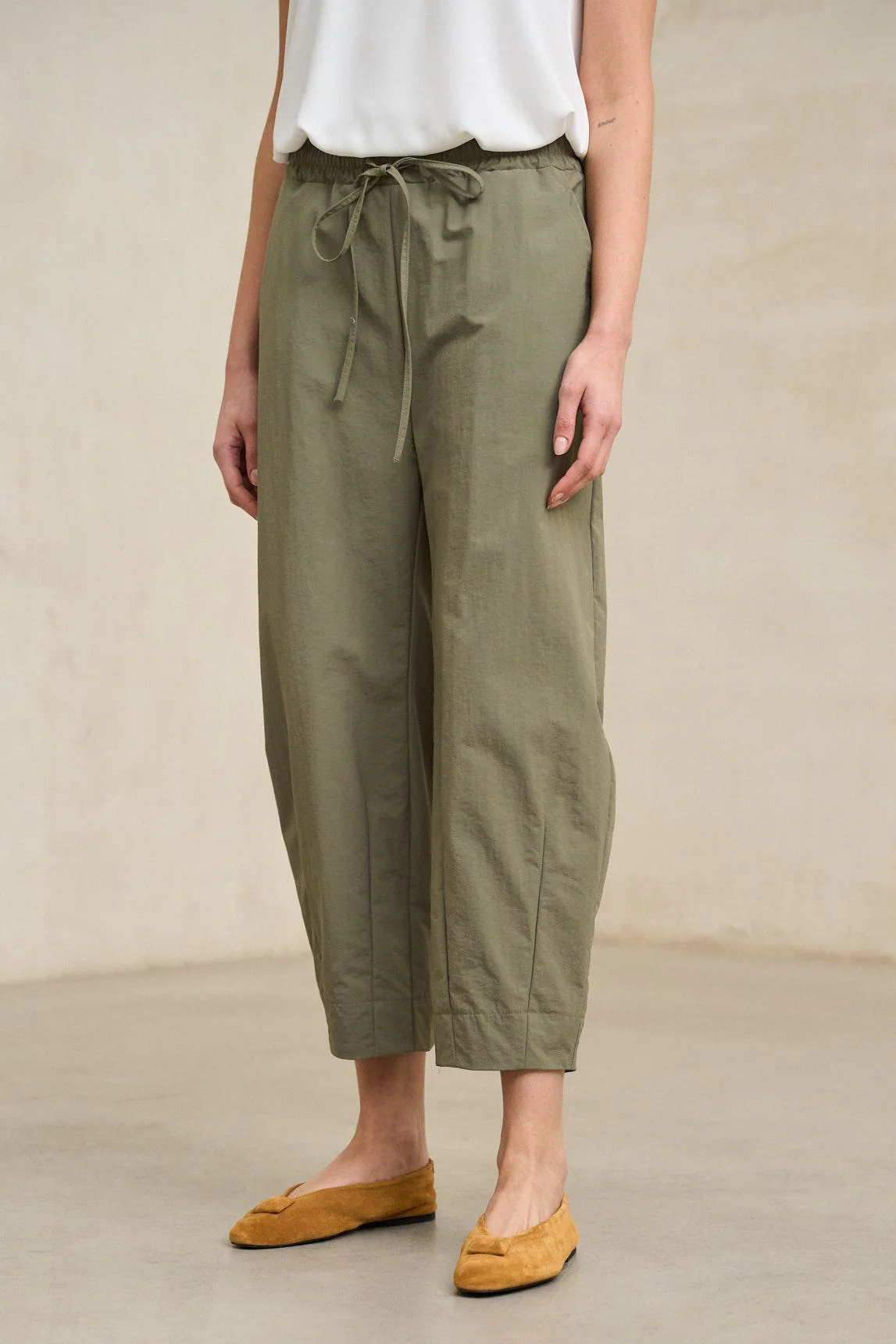 Pantalón Ligne caqui - Image 2