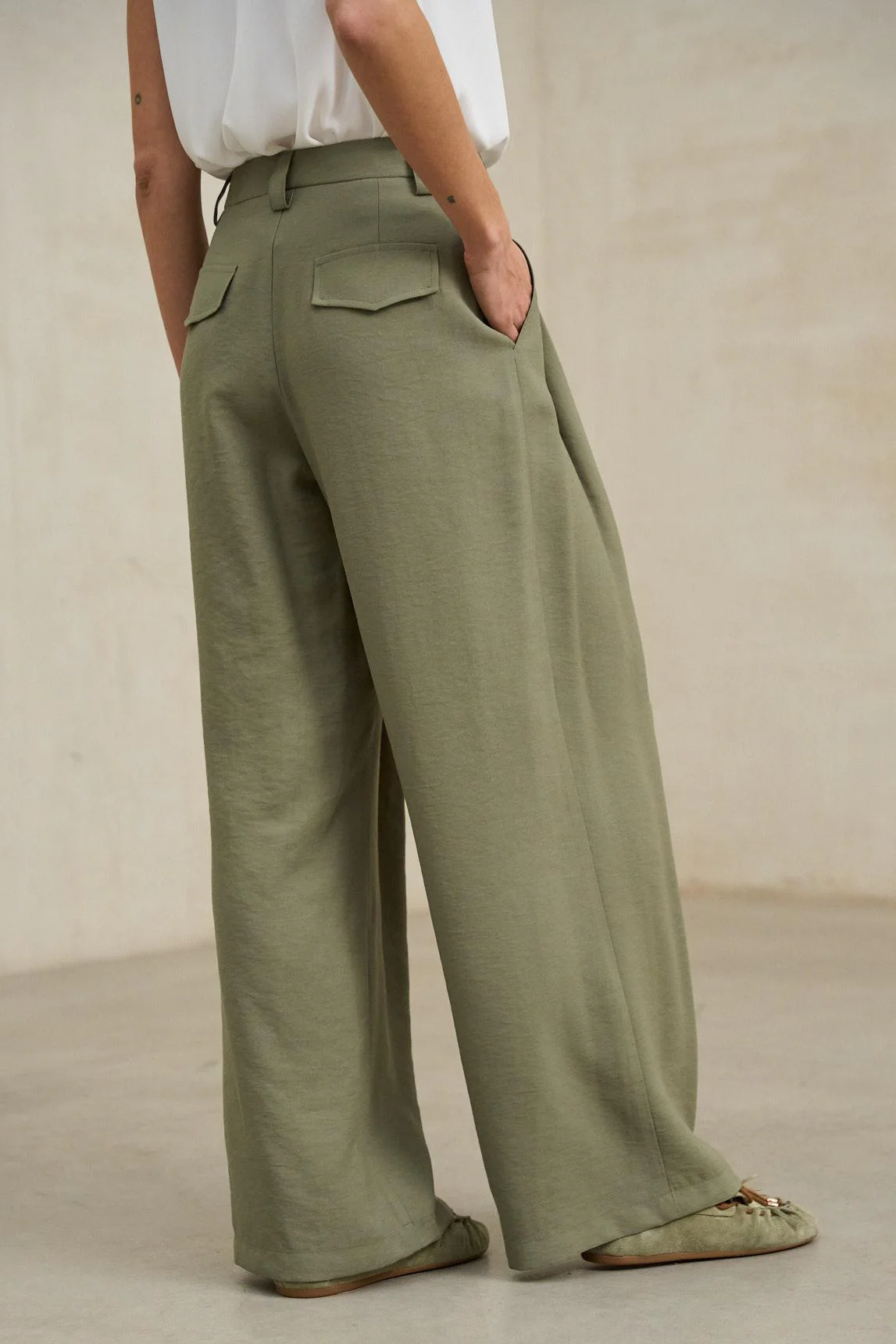 Pantalón Lyss caqui - Image 3