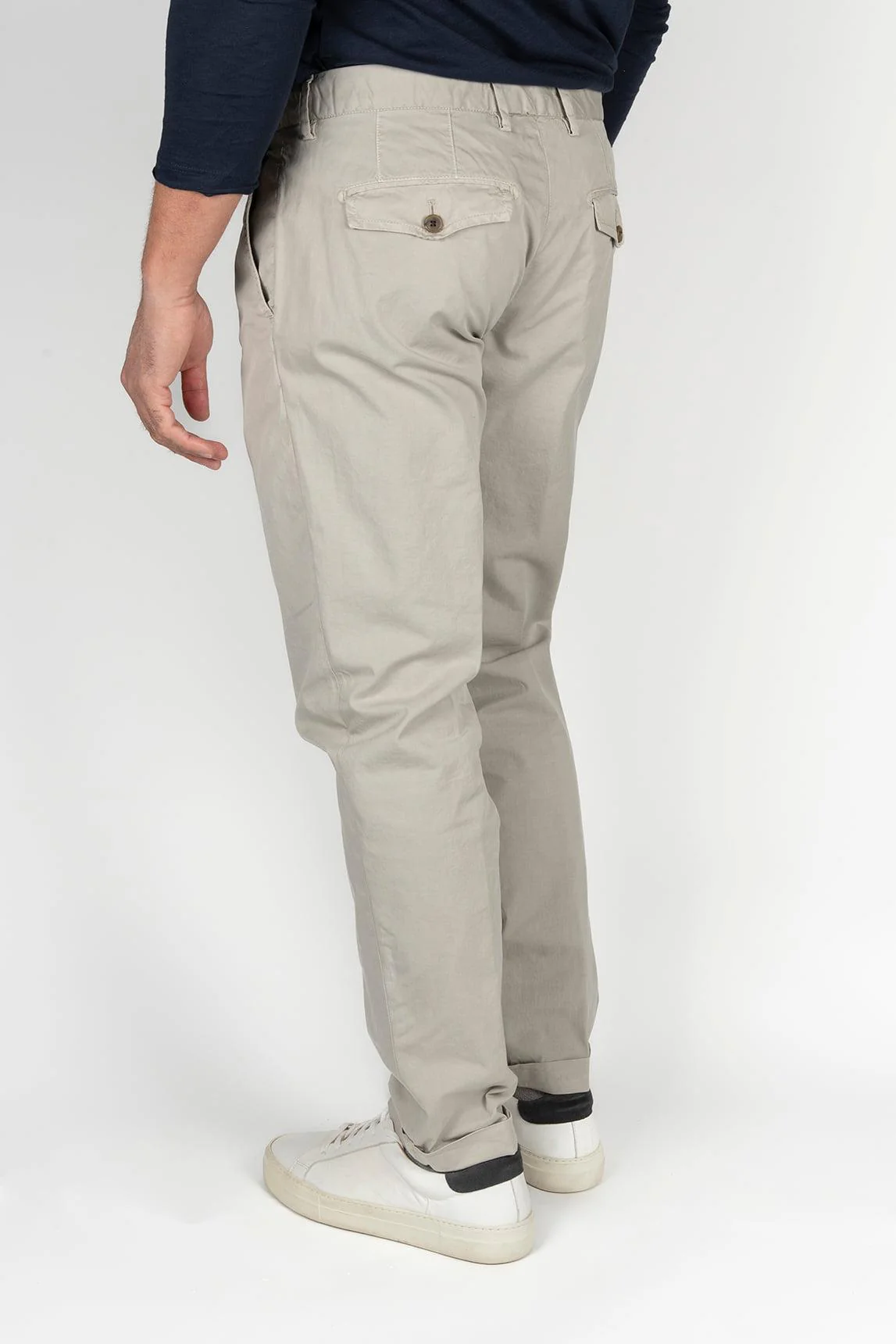 Pantalón My Myths gris claro con pinzas - Image 2