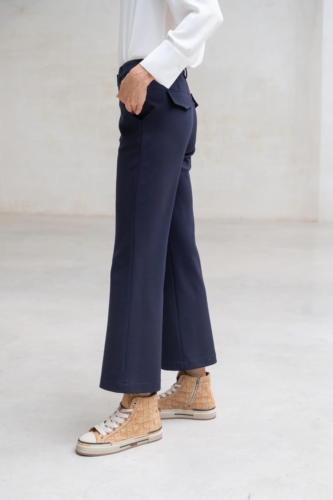 Pantalón Noto azul marino - Image 3