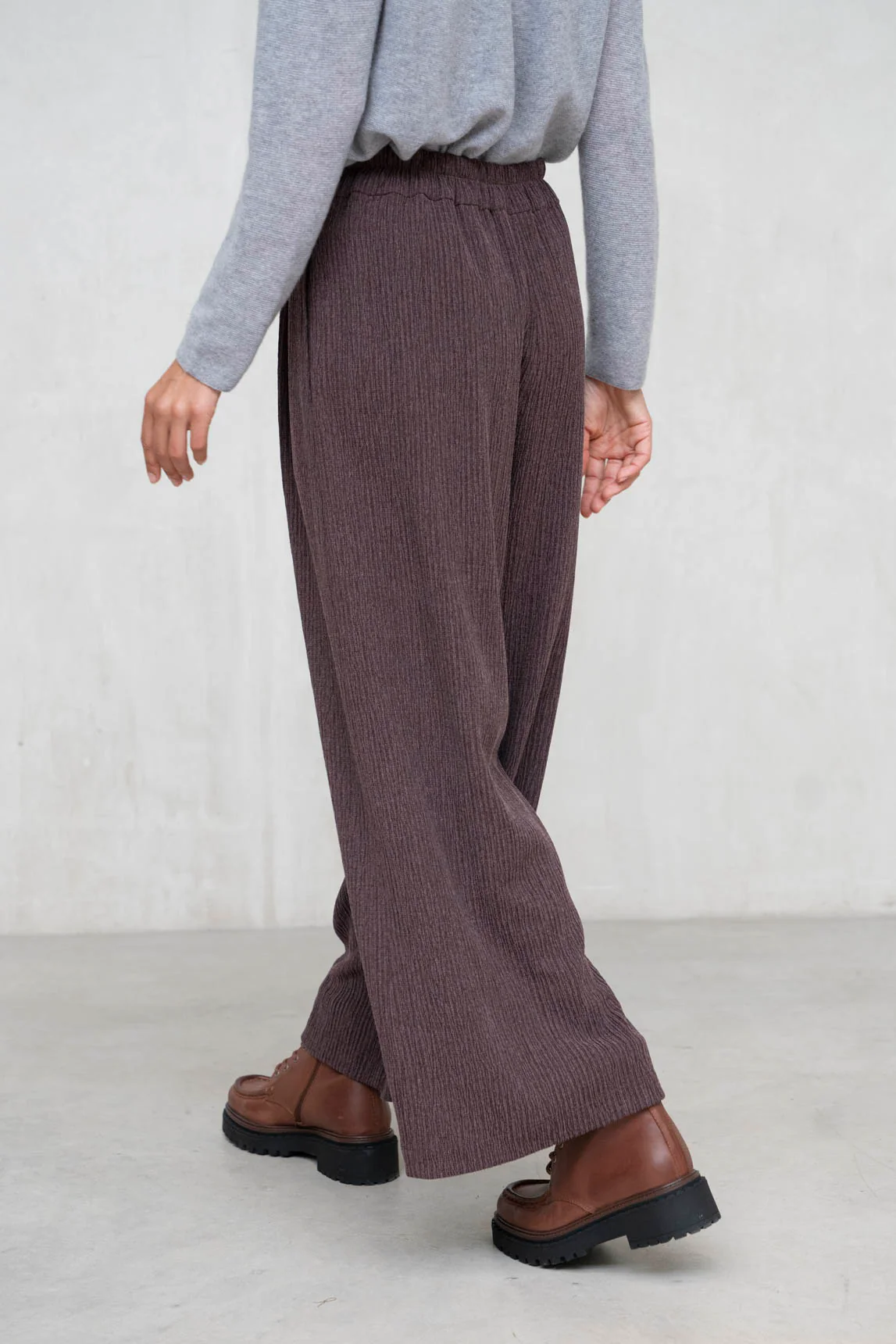 Pantalón Siena burdeos - Image 3