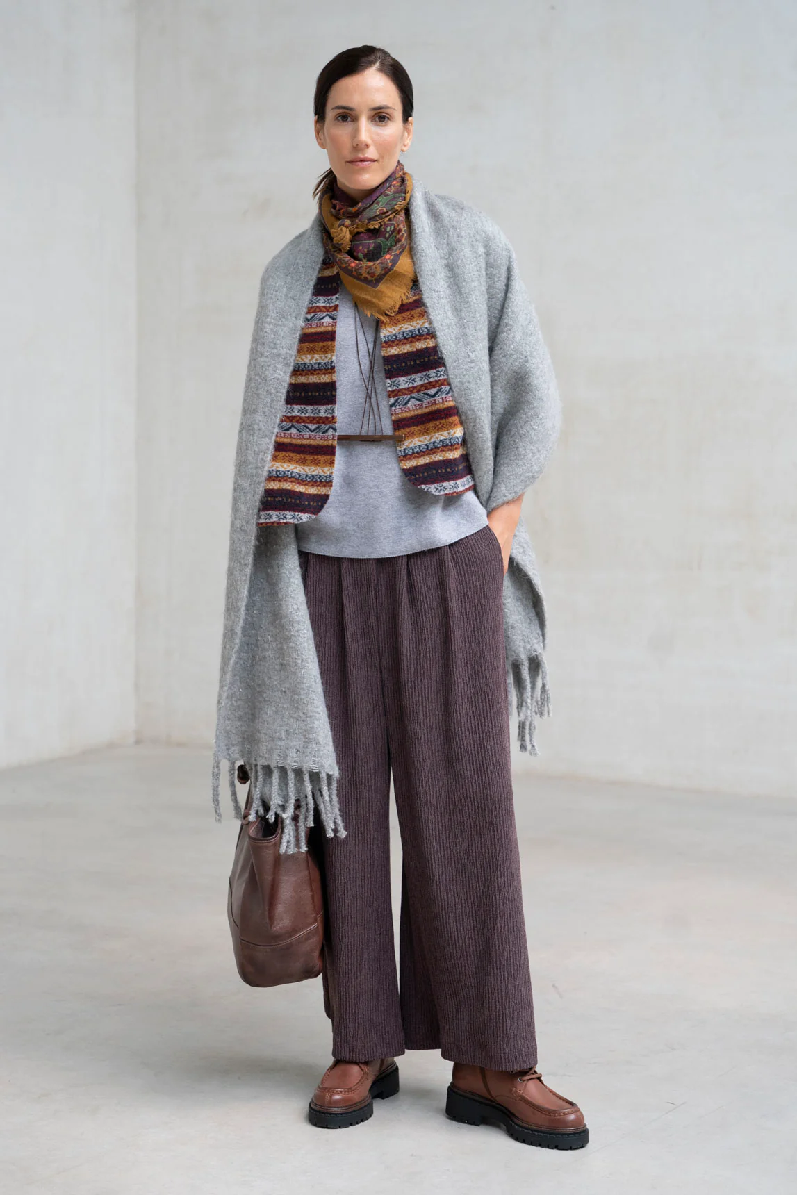 Pantalón Siena burdeos - Image 4