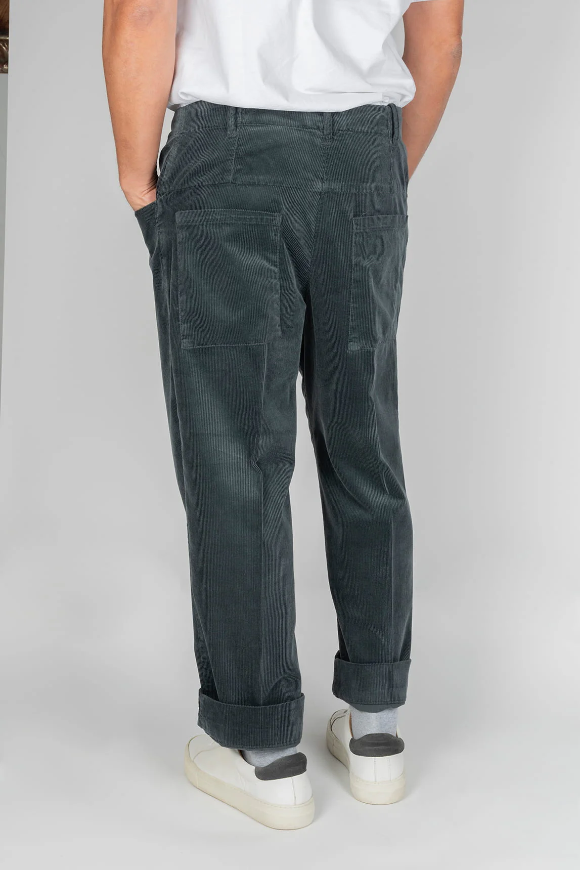 Pantalón Paul Miranda verde oscuro de pana - Image 2