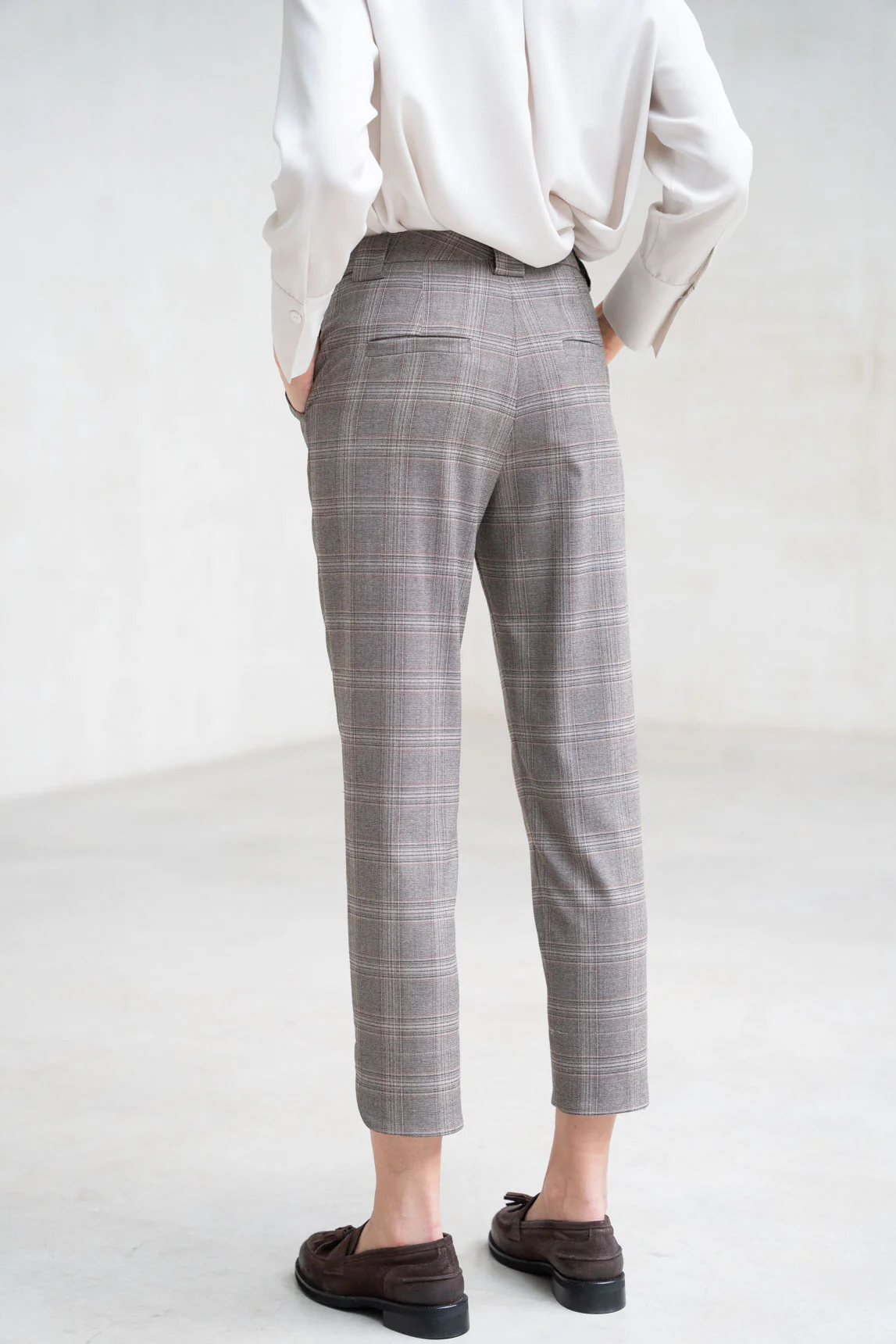 Pantalón Vico gris - Image 3