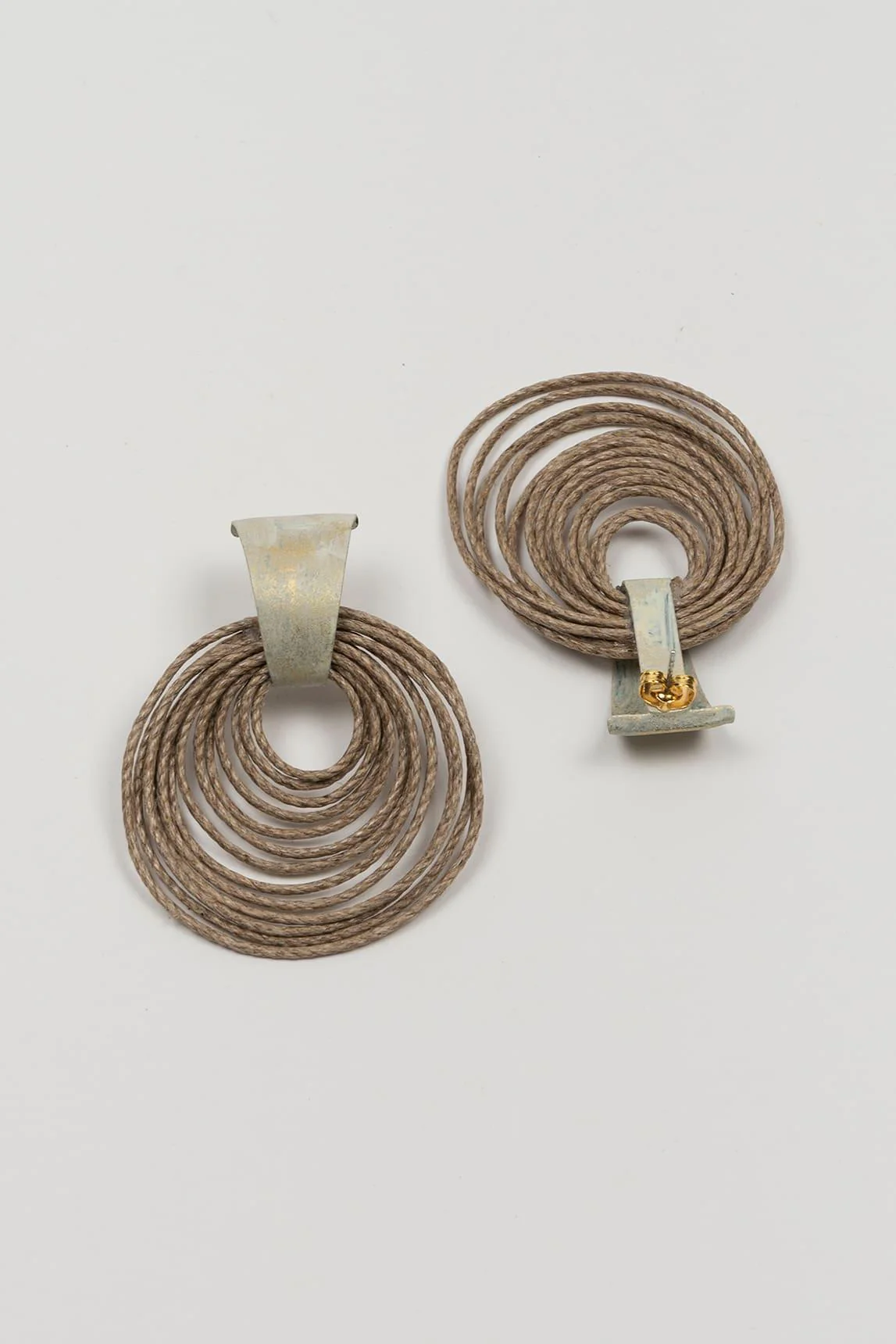 Pendientes Zirel dorado envejecido FL Private Collection - Image 2