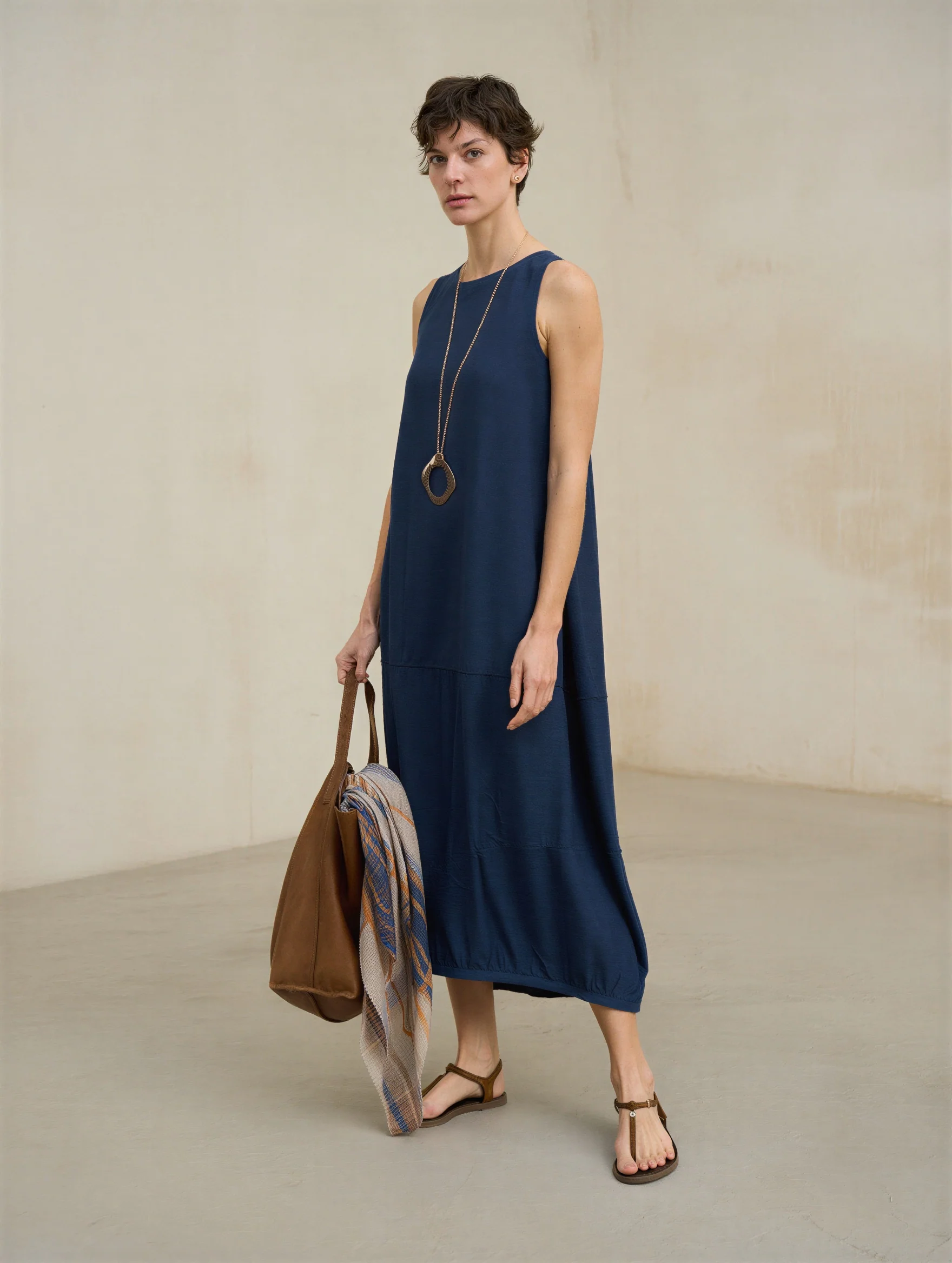 Vestido Lévana azul marino - Image 4