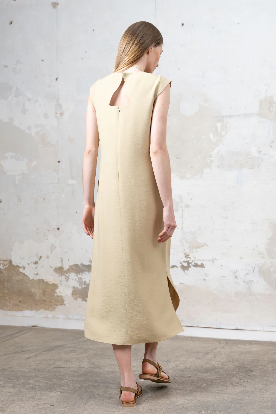 Vestido Tissi beige - Image 3